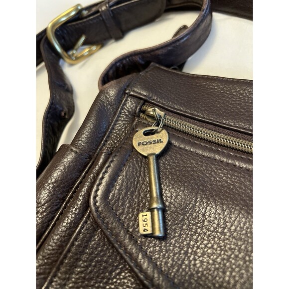 Vtg Fossil 1954 Crossbody Genuine Leather Bag Purse Messenger Dark Brown 75082 - Picture 6 of 16